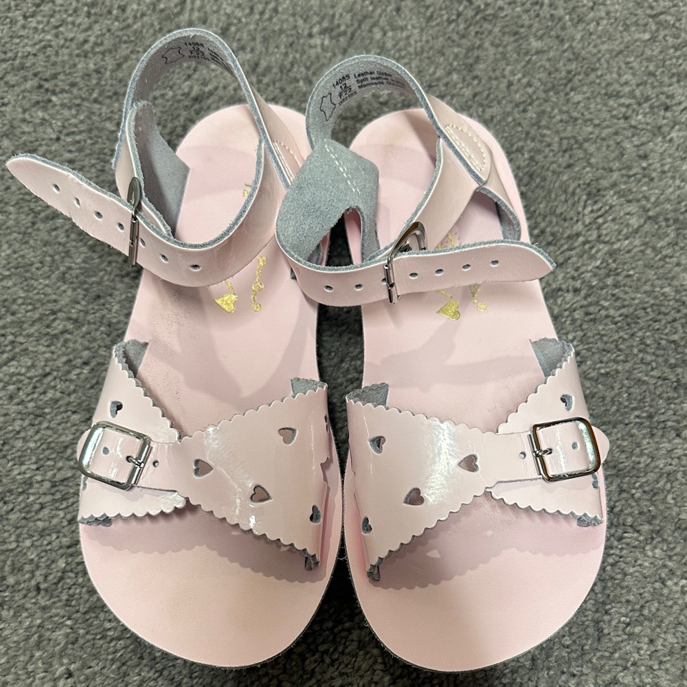 Sun San Saltwater sandals Charming Pink Kids Sandals with Heart Details
